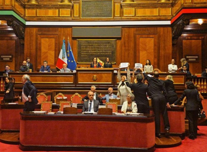 protesta_m5s_delmastro