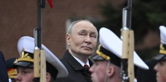 Russia, settimana nera per Putin: fiducia ai minimi e consenso in caduta libera