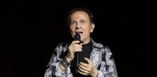 Roby Facchinetti sbaglia testo di ‘Pierre’ e si scusa: “Non mi capitava da 1976…”