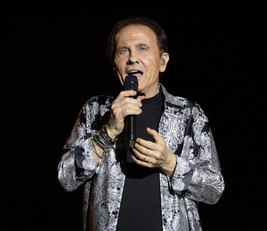 Roby Facchinetti sbaglia testo di ‘Pierre’ e si scusa: “Non mi capitava da 1976…”