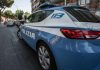 Roma, lancia sassi dal Muro Torto sulle auto: 29enne arrestato. Colpita anche auto della Polizia Locale
