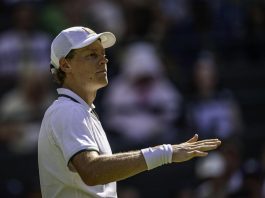 Sinner, Djokovic ko e finale a Wimbledon: “Vincere contro Nole è speciale”. Poi la battuta sulle star in tribuna