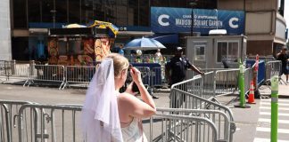 Taylor Swift e Travis Kelce sono marito e moglie, al Madison Square Garden il sì più glam dell’anno