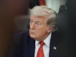 Iran, Trump insiste: “Colpiremo molto duramente, ora è il nostro turno”