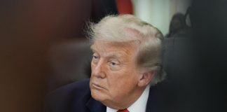 Iran, Trump insiste: “Colpiremo molto duramente, ora è il nostro turno”