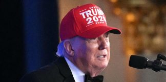 Da fake news a sindrome anti-Trump, il presidente contro i media alla cena dei corrispondenti