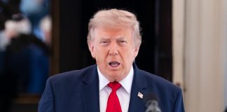 Iran, Trump ‘guardiano’ di Hormuz: tycoon tra rimborsi, blocco navale e terza ondata di raid