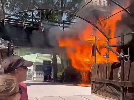 Incendio a Gardaland, fiamme nell’area Far West: vigili del fuoco al lavoro