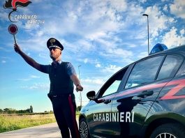 Cocaina in auto: si rifiuta di fare test antidroga, patente ritirata ad un 37enne