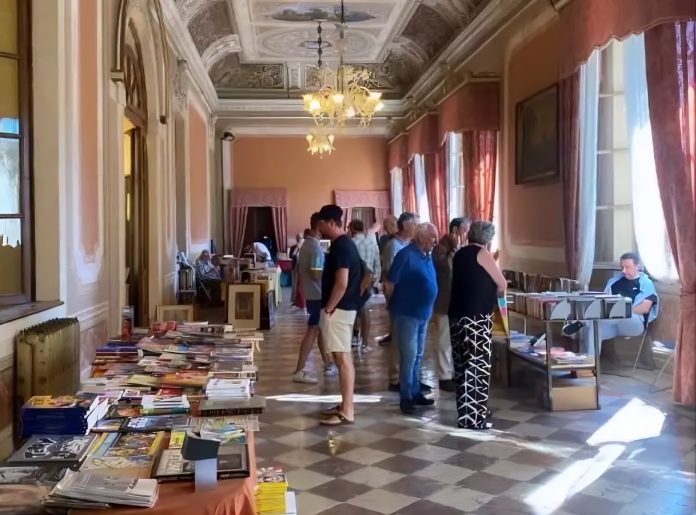 libri sotto ai portici villa mirra cavriana
