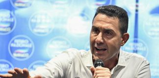 Sondaggio politico, Fratelli d’Italia e Pd calano. Vannacci supera AVS