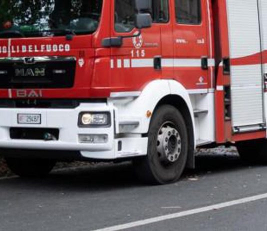 Messina, crolla edificio: vigili del fuoco cercano sei dispersi