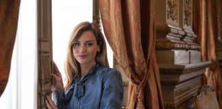 Beatrice Venezi torna a dirigere in Russia: “Lascio alle spalle Venezia, ho già pagato abbastanza”