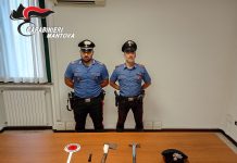 Viadana, fermato dai carabinieri con ascia, martello e cacciavite in auto: denunciato un 31enne