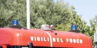 Lodi, auto avvolta dalle fiamme: trovata una persona morta all’interno