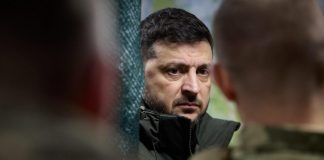 Ucraina, attacco russo e due bambini morti a Kryvyj Rih. Zelensky: “Servono più missili”