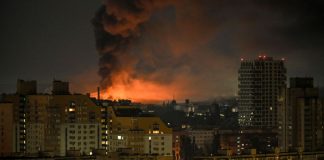Attacchi russi nella notte vicino Kiev, tre morti tra cui un bambino