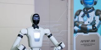 La Cina studia “100 standard” da applicare alla produzione di robot umanoidi