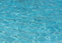 Bimba di 2 anni annega in piscina e muore a Palermo