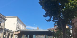 Chiosco Viola chiuso da mesi, settembre decisivo: sul tavolo acquisizione comunale o demolizione