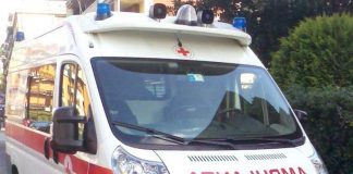 Ostiglia, ha un malore mentre accudisce la madre malata: muore 62enne