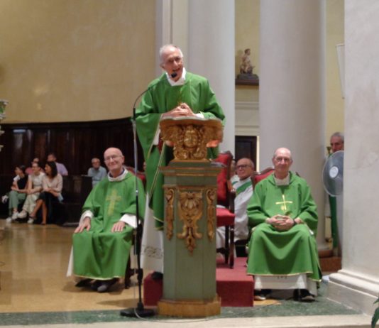 Suzzara saluta don Paolo Gibelli: una comunità commossa per il nuovo cammino del sacerdote
