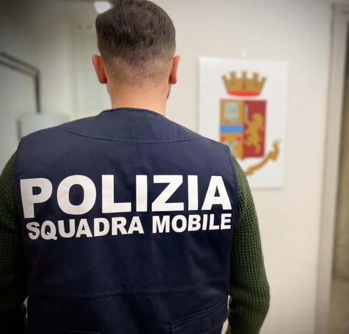 Foto squadra mobile