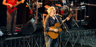 Addio a Francesco Guccini, cantautore e poeta amico di Mantova e dei suoi festival