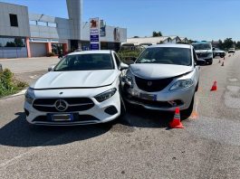 Mantova, scontro tra auto in via Brescia: 53enne trasportata al “Poma”