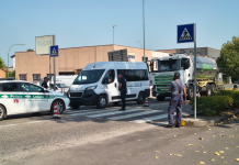 Bancole, tamponamento camion-pulmino sulla Cisa: due feriti, traffico deviato