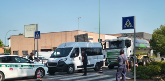 Bancole, tamponamento camion-pulmino sulla Cisa: due feriti, traffico deviato