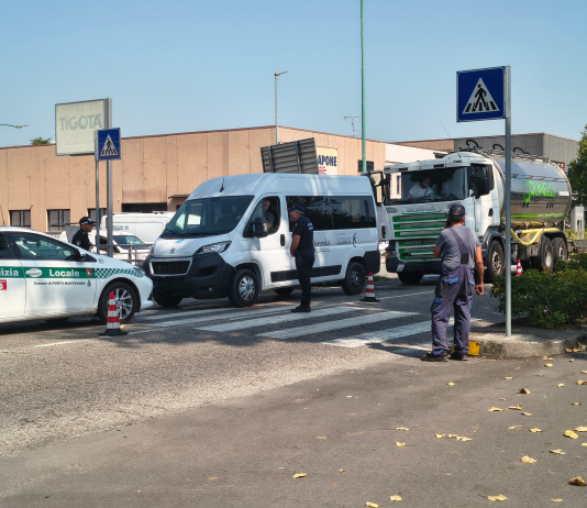 Bancole, tamponamento camion-pulmino sulla Cisa: due feriti, traffico deviato