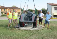 Moglia, il Landini Velite torna sulla rotatoria dopo il restauro