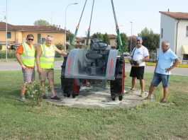 Moglia, il Landini Velite torna sulla rotatoria dopo il restauro