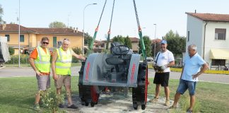 Moglia, il Landini Velite torna sulla rotatoria dopo il restauro
