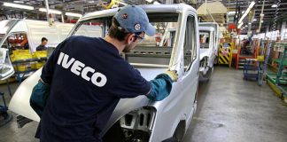Suzzara, riapre l’Iveco dopo le ferie. Incognite sull’Opa Tata: lavoratori in allerta