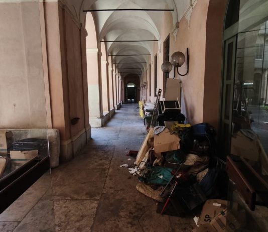 Forza Italia: “Discarica en plein air a Palazzo del Mago, luoghi insalubri, servono sanzioni”