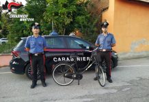 Sabbioneta, ladra di biciclette incastrata dalle telecamere: i carabinieri restituiscono il mezzo alla proprietaria