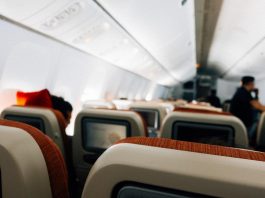 Dieci ore chiusi in aereo, il volo da incubo da Bologna a Malaga