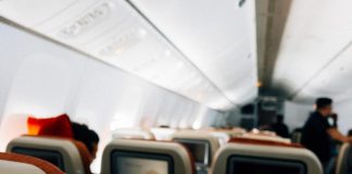 Dieci ore chiusi in aereo, il volo da incubo da Bologna a Malaga