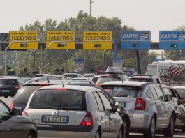 Tutti in viaggio, primo weekend da bollino nero: oltre 26 milioni di auto sulle strade