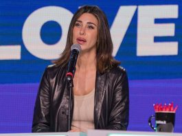 Belen Rodriguez attacca dopo vacanza in Sardegna: “Un bel vaffa…”