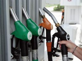 Caro carburanti, taglio delle accise sul gasolio prorogato al 25 agosto. Meloni: “Cerchiamo di contenere i rincari”