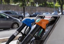 Carburanti, governo proroga sconto sulle accise fino al 5 settembre. Tensioni Fi-Lega su extraprofitti