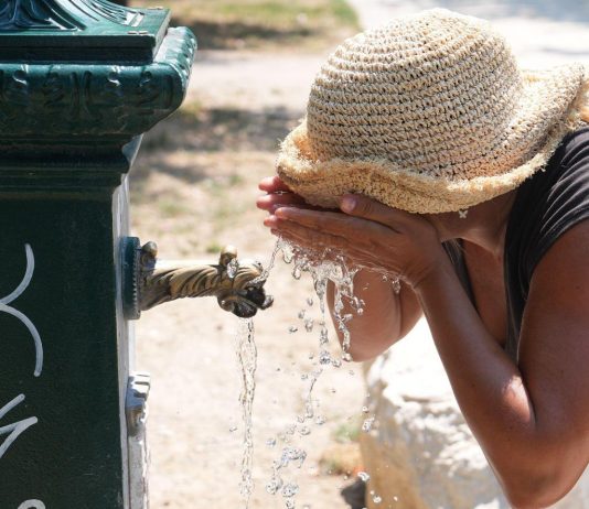 Caldo, afa riguadagna terreno: giovedì bollino rosso in 3 città, arancione in 9