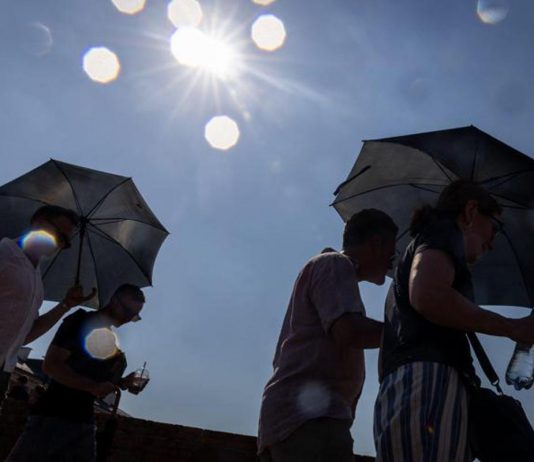 Meteo, è arrivata la quinta ondata di caldo estremo: punte fino a 45 gradi al Sud, venerdì il picco