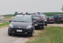 Libiola, via allo sgombero del rave party: la folla di giovani lascia la golena