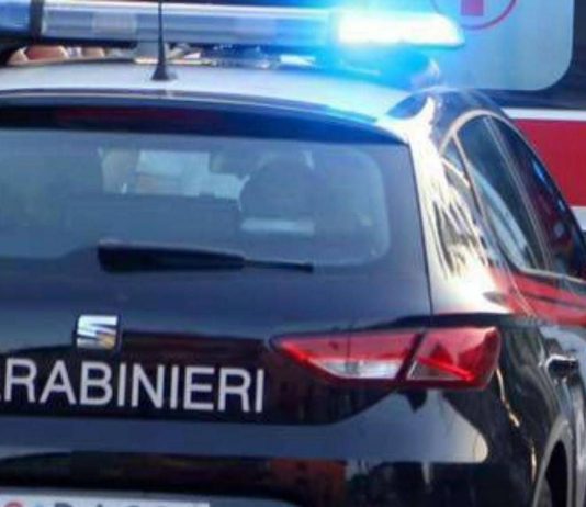 Si getta in auto con la moglie nel porto di Cattolica durante una lite, coppia salvata dai passanti