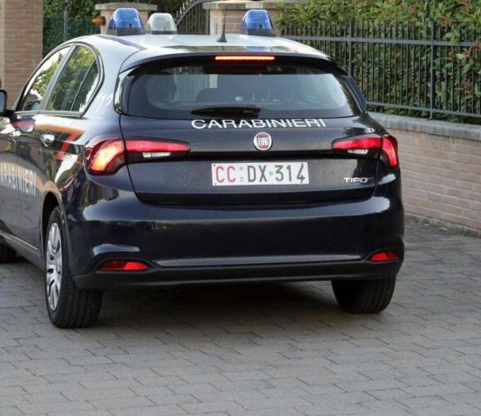 Bologna, 28enne aggredito a coltellate: è in pericolo di vita