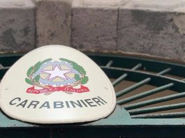 Segrega compagna e il suo bimbo e la picchia con una mazza chiodata, orrore a Napoli